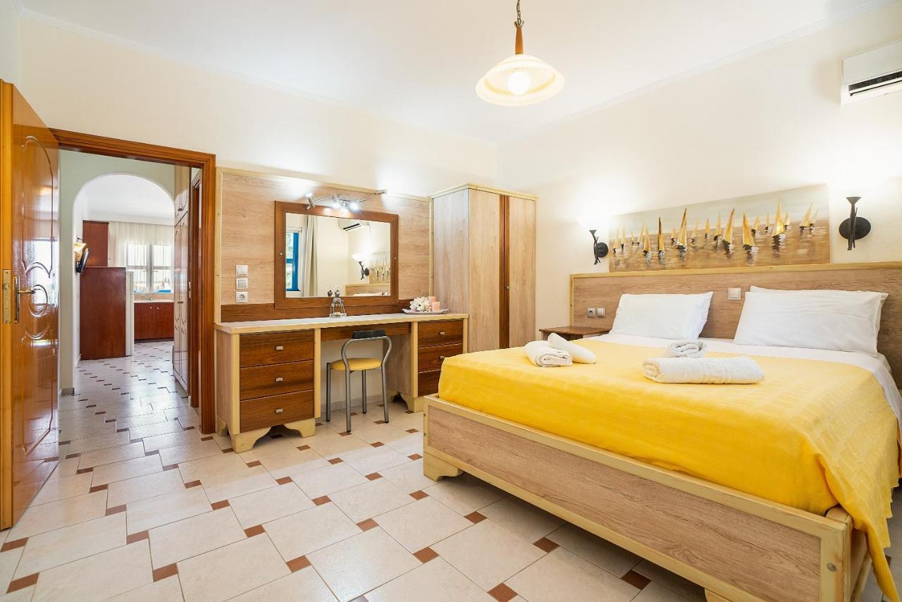 Livadia Beach Suite Экстерьер фото